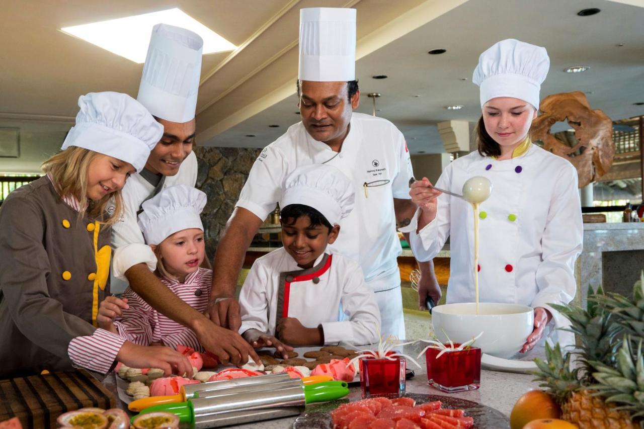 Constance Prince Maurice Poste de Flacq Eksteriør bilde A family cooking class at the Oberoi, Mumbai
