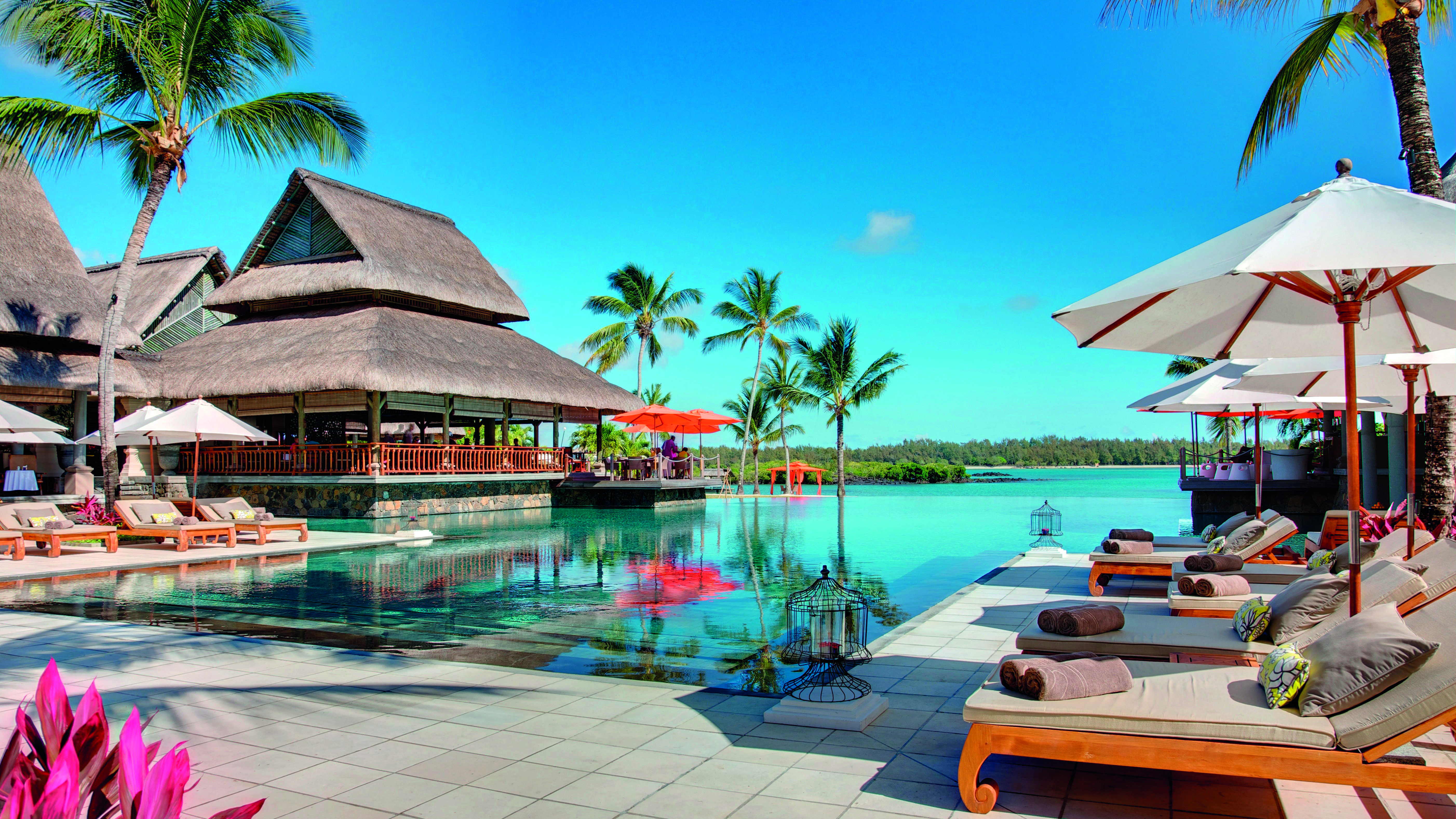 Constance Prince Maurice Poste de Flacq Eksteriør bilde The pool at the Intercontinental Resort