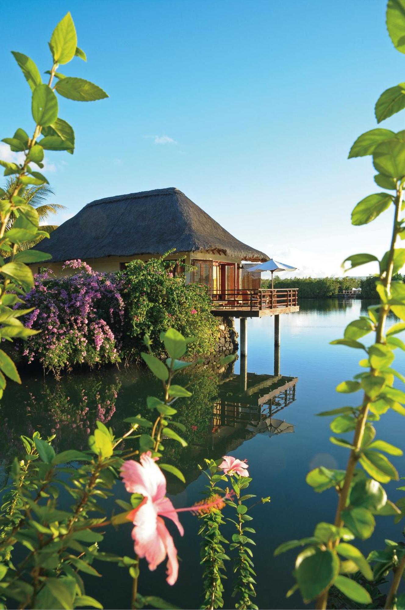 Constance Prince Maurice Poste de Flacq Eksteriør bilde The resort's lake villas