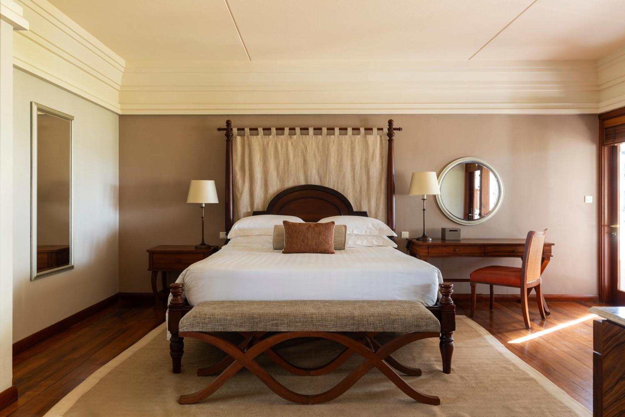 Constance Prince Maurice Poste de Flacq Eksteriør bilde A bedroom at the Taj Bengal